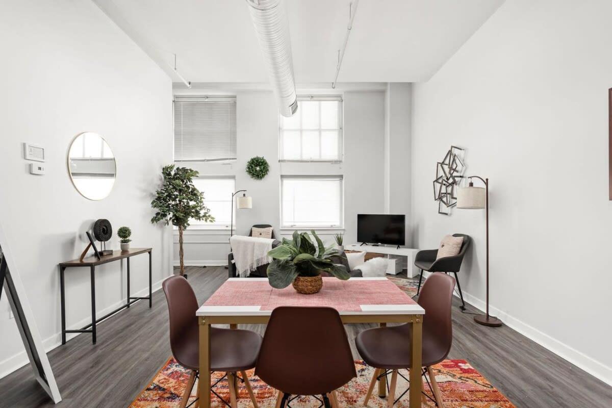 Modern Downtown Apartment 2Br 2Ba By Cozysuites Indianapolis Kültér fotó