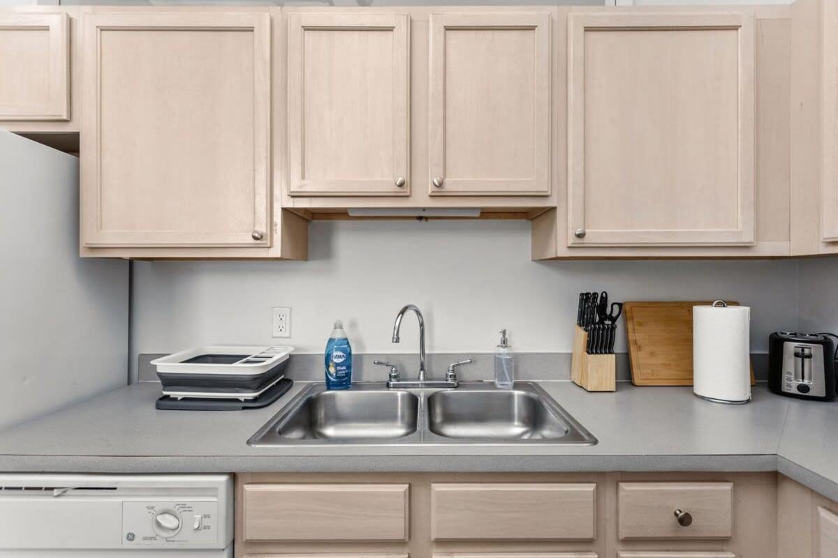 Modern Downtown Apartment 2Br 2Ba By Cozysuites Indianapolis Kültér fotó