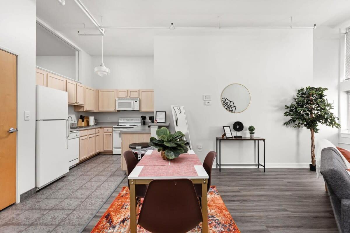 Modern Downtown Apartment 2Br 2Ba By Cozysuites Indianapolis Kültér fotó